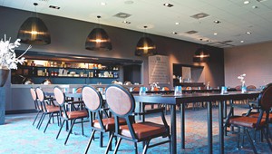 De Molenhoek zaal with bar in cabaretopstelling for meetings and events